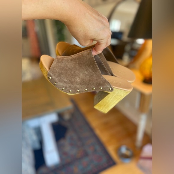 Italian Brown Suede Women's Mules with Wooden Heel Size 9.5 - Picture 8 of 9